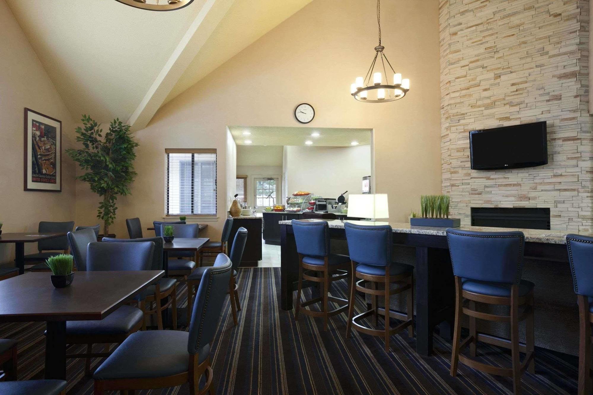 Hawthorn Suites Of Трой Экстерьер фото